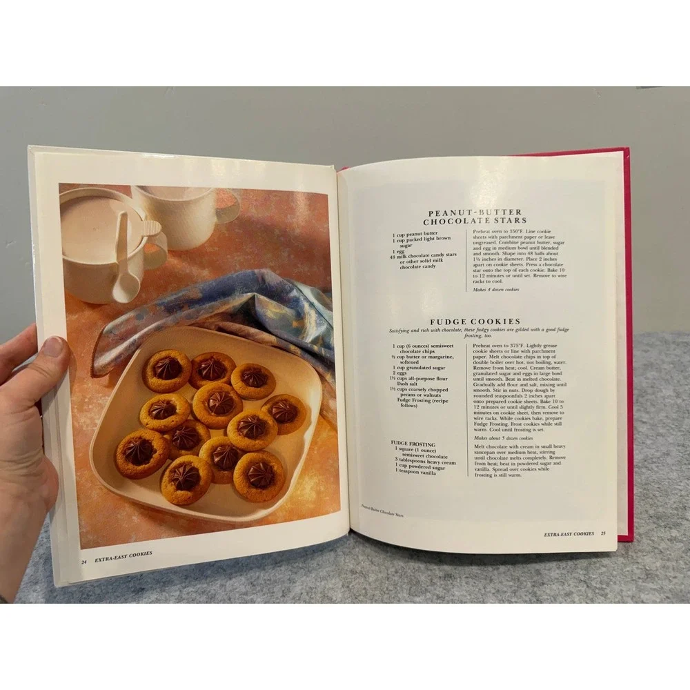 1993 Tupperware Chocolate Lover's Cookies cookbook - Hardcover